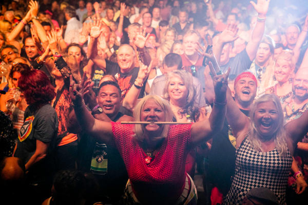 Take your experience to the max with 5-nights of live concerts from your favorite 80s bands!